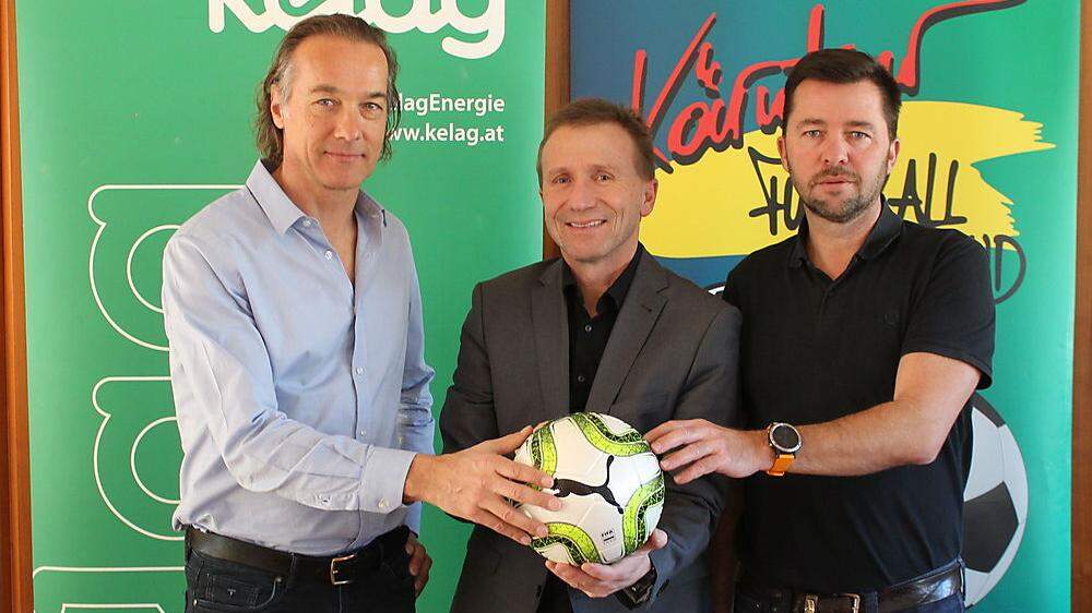 KFV-Präsident Klaus Mitterdorfer (Mitte) mit Geschäftsführer Richard Watzke und Sportdirektor Wolfgang Robatsch
