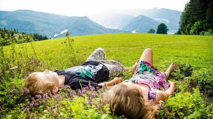 In der Sonne liegen ohne den Blick auf das Thermometer zu werfen: Das ist an Tagen wie diesen vielen dann doch zu heiß