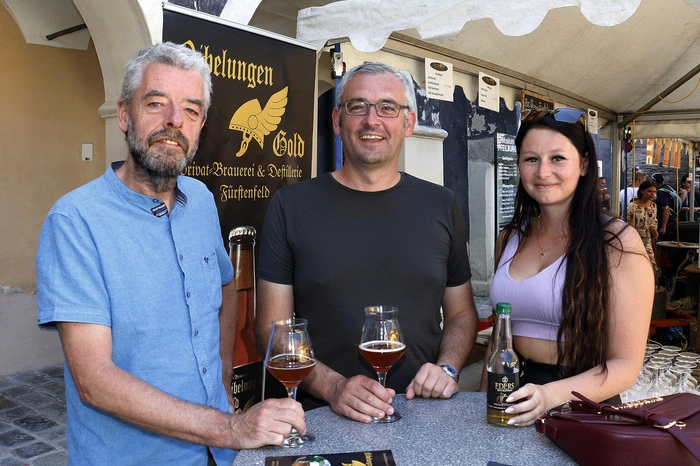 ...ging das 2. Bierbrauerfest im Hof der Fürstenfelder Pfeilburg über die Bühne.