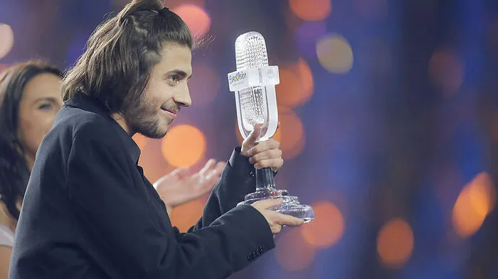 Salvador Sobrals fadoangehauchte Ballade "Amor pelos dois" (Liebe für zwei) überzeugte beim Song Contest durch Gefühl und Stimmung, nicht durch Bombast und Show.