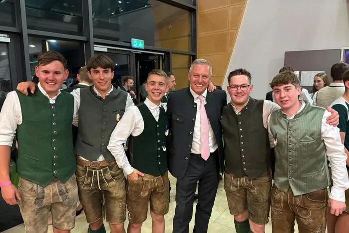 Landeshauptmann Mario Kunasek mischte sich unter die Besucherinnen und Besucher.