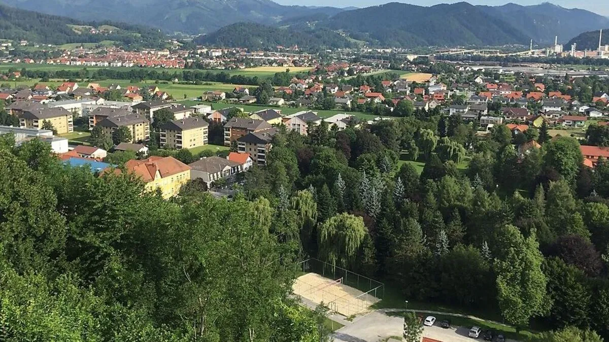 Der Park im Zentrum der Großgemeinde