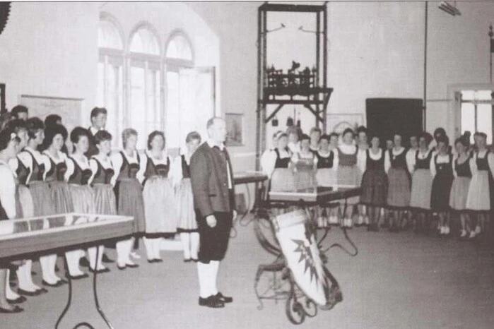 Bereits 1958 fand die erste Ausstellung des Museums in bisher ungenutzten Dachgeschoß-Räumen des Schlosses Porcia statt.