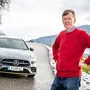 Überraschend sportlich: Walter Röhrl mit dem A250 von Mercedes