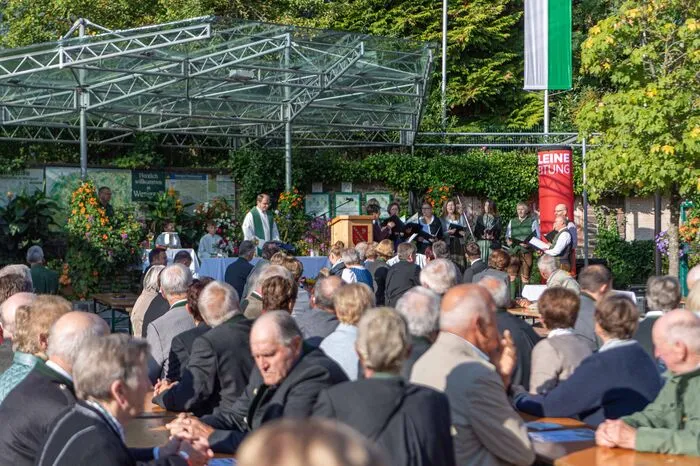 Gestartet wurde die Siegesfeier mit einer Heiligen Messe.