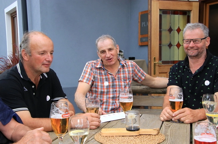 Nach dem abschließenden Segen geht es auf in das Festzelt, wo der örtliche Kameradschaftsbund sein traditionelles Oswaldifest abhält.