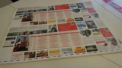 Der noch faltenlose Folder