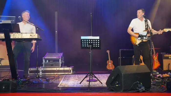 Heimo Schneidler und Uwe Schmidt sind seit ihrer Schulzeit in der HAK Judenburg befreundet und haben als „Hakuna Matata“ Hunderte Konzerte gespielt.