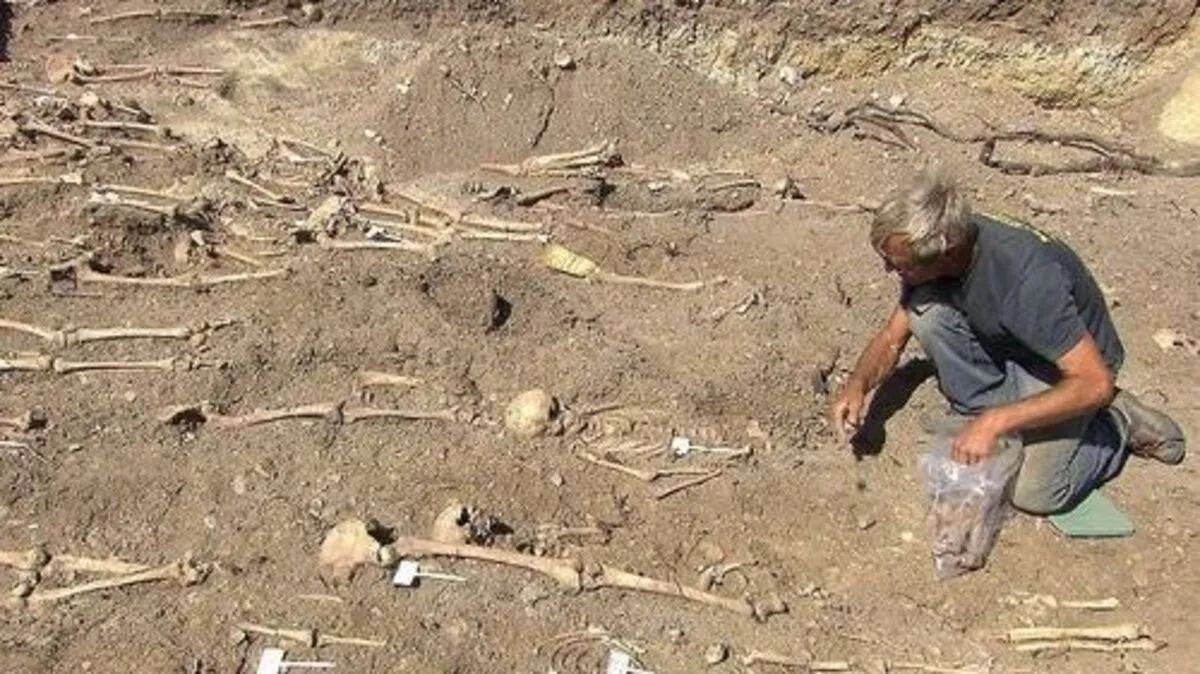 Archäologe Krzysztof Nodzynski bei der Arbeit