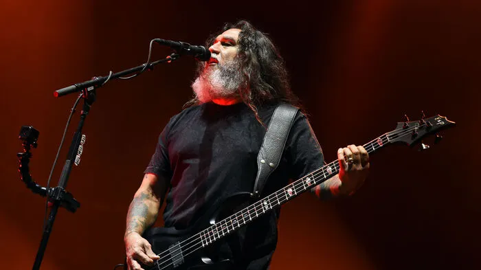 Äußerst würdige Headliner an Tag zwei beim Nova-Rock: die kalifornische Thrash-Metal-Band Slayer mit ihrem Sänger und Bassisten Tom Araya (Bild).