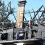 Die Brandermittler müssen nun die gesamte Brandruine nach der Ursache für das Feuer untersuchen