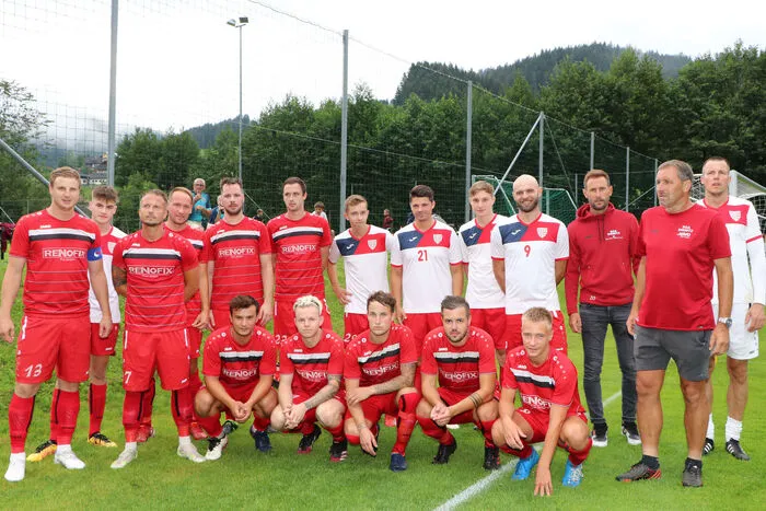 Die Kampfmannschaft des SGA Sirnitz.