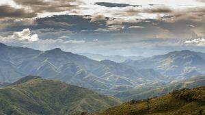 Der Chin-Staat bietet grüne, steile Berge, so weit das Auge reicht