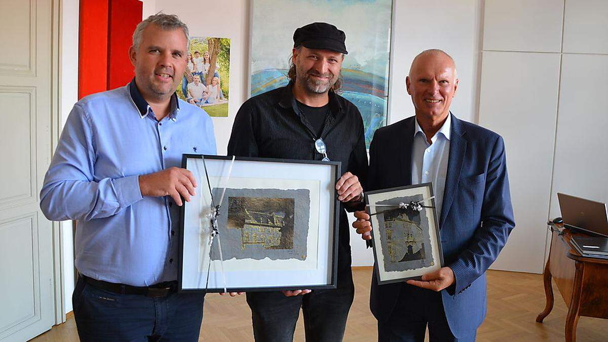 Bürgermeister Hannes Primus, Heimo Luxbacher und Büroleiter Robert Schmid