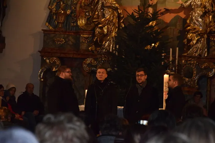 Das 4Me-Benefizkonzert am Sonntag mit Unterstützung von Klaus Kniely (Steirische Harmonika) in der Kirche in St. Ruprecht sorgte für einen großen Besucherandrang.