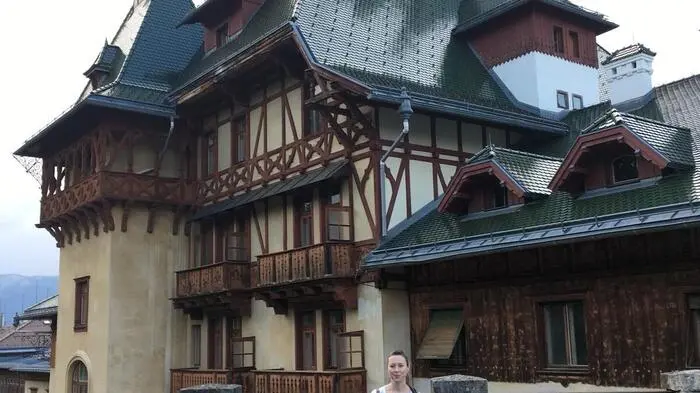 Das Südbahnhotel wurde 1882 eröffnet und war damit das erste der drei Grandhotels am Semmering, die rund um die Jahrhundertwende in das 20. Jahrhundert zu beliebten Adressen für die feine Gesellschaft der Donaumonarchie wurden.