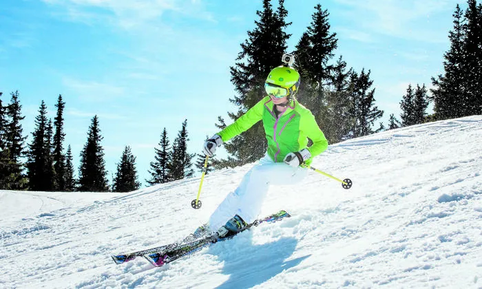 Skifahren bietet ein unvergleichliches Naturerlebnis 