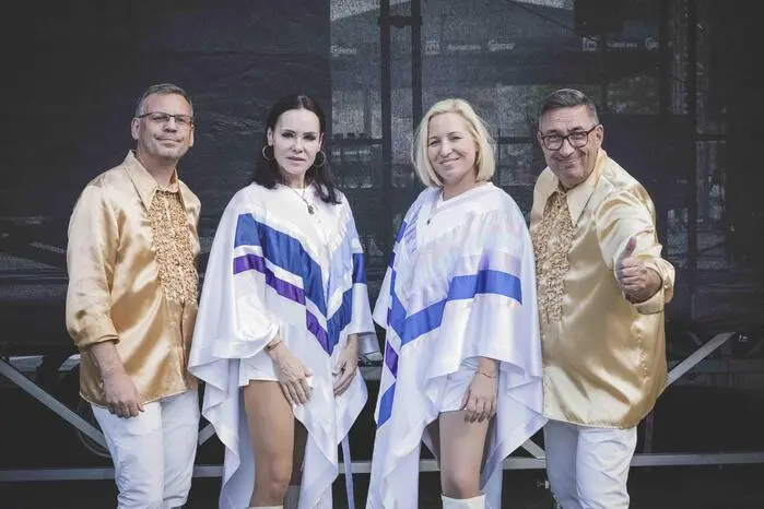 Die Tribute-Band begeisterte mit authentischem ABBA-Feeling.