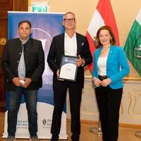 Abteilungsleiter Erwin Wurzinger und Geschäftsführer Harald Wenzl (beide Stadtwerke Voitsberg) und Landesrätin Simone Schmiedtbauer