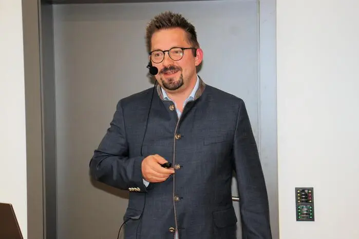 Der Leiter der Abteilung für Innere Medizin am Standort Voitsberg des LKH Graz II sprach im Bildungs- und Begegnungszentrum über ethische Fragen am Lebensende.