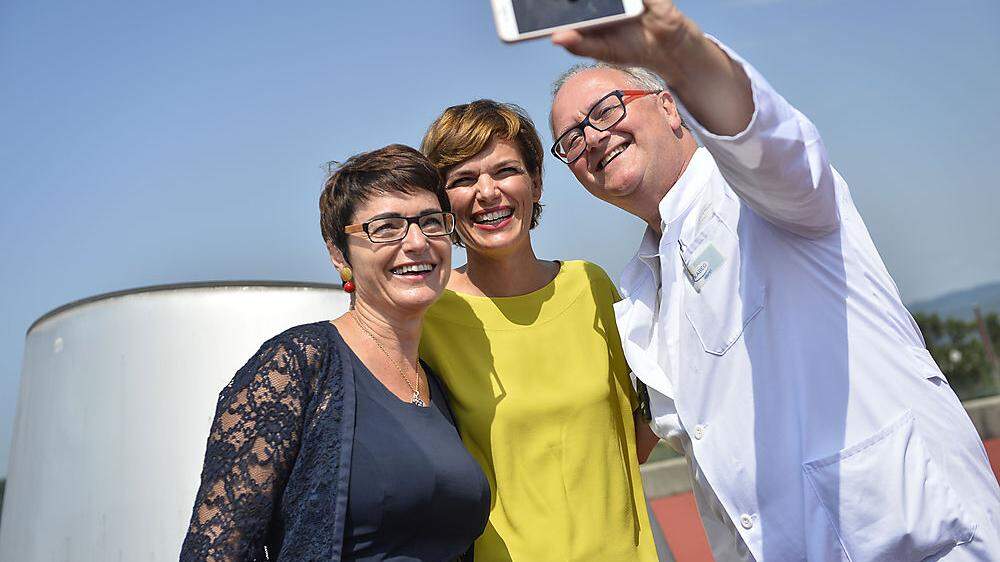 Kärnten im Fokus: Beate Prettner, Pamela Rendi-Wagner, Klinikum-Primar Wilhelm Kaulfersch (von links)
