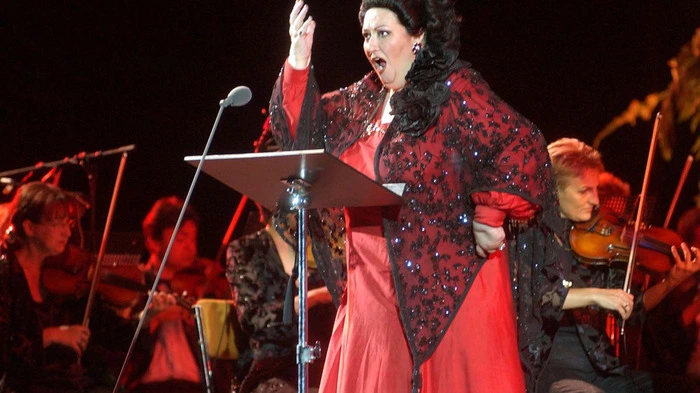 Die spanische Opernsängerin bei einem Konzert im Jahr 2003 in der ungarischen Stadt Szeged.