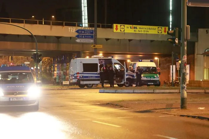 Die bisher größte Evakuierungsaktion in der Geschichte der Bundesrepublik hatte es Anfang September in Frankfurt am Main gegeben. Mehr als 60.000 Anrainer mussten dort für die Entschärfung einer Bombe ihre Wohnungen verlassen.