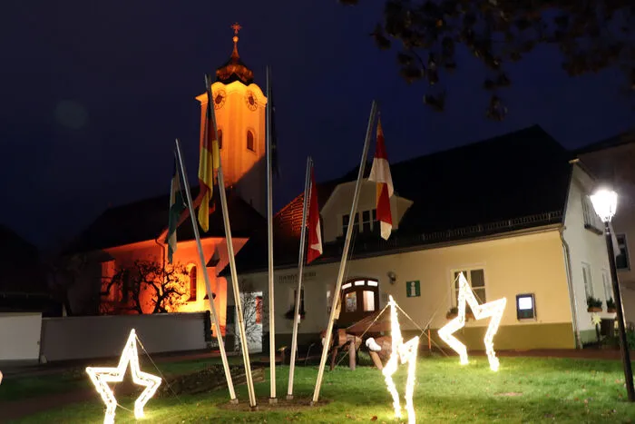 Start des Krampuslaufes war diesmal am Parkplatz in der Oberen Tiebelgasse – EFG und führt über die Pilgramstraße in die Klagenfurter Straße, weiter über den Kreisverkehr in die 10.-Oktober-Straße bis zum Hauptplatz