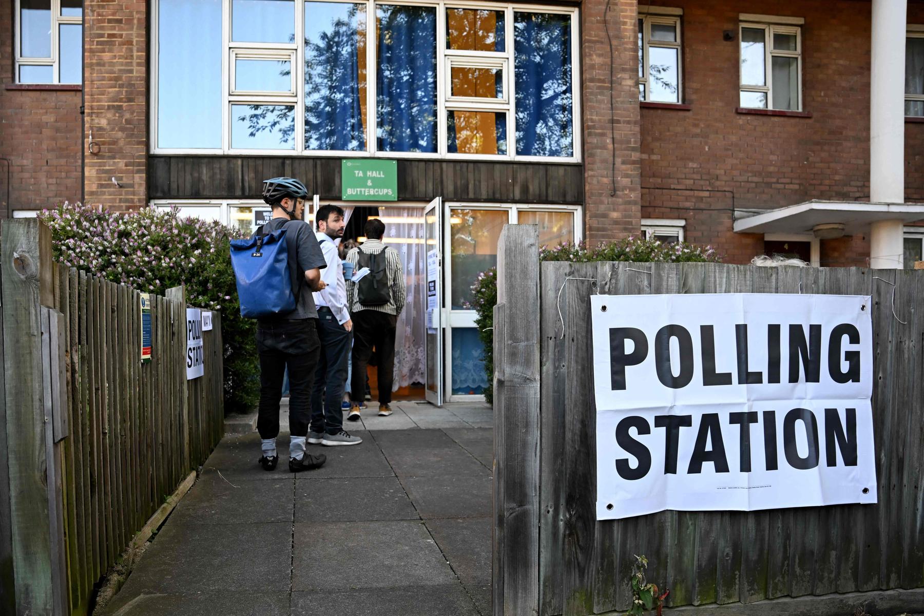 Wahl in Großbritannien: Exit-Poll sieht Labour klar in Führung, Tories auf Rekordtief