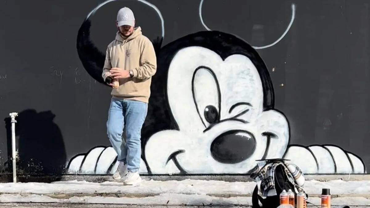 David Puchner holt Disney nach Spittal. Die Riesen-Mickey-Mouse