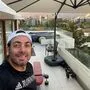 Nicolas Massu trainiert auf seiner Terrasse in Santiago