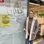 Sandra Ertl vor ihrem insolventen Elektrohandel in Mühldorf bei Feldbach