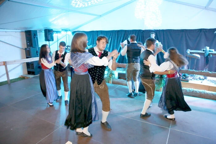 Zu den absoluten Höhepunkten des Festes zählten der Auftanz der LJ Wieting (Foto) sowie die Mitternachtseinlage der LJ Steuerberg. 