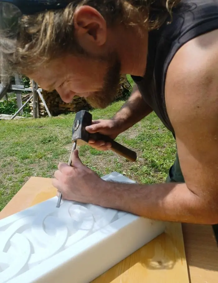 Die antike Handwerkskunst wird Steinmetz Benedikt Fundneider veranschaulichen