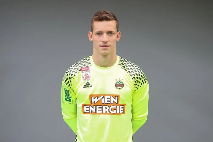 Richard Strebinger, geboren am 14. Februar 1993 Vereine als Profi: Werder Bremen, Jahn Regensburg, Rapid Spiele für Rapid (vor der Saison): 53