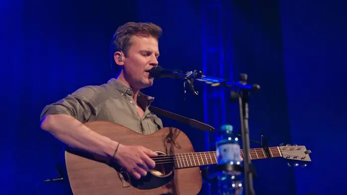 Er ist den meisten als markantes Gesicht der ORF-Nachrichten bekannt, doch am 28. Mai stellte Tobias Pötzelsberger im Festsaal des Veranstaltungszentrums Judenburg seine zweite große Leidenschaft ins Rampenlicht: die Musik.