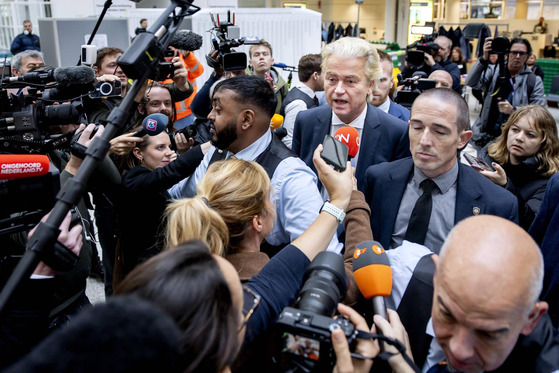 Niederlande-Wahl: Wilders‘ Rechtspopulisten stürzen ab, Linksliberale D66 knapp vorn