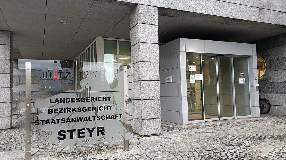 Hochverrats-Prozess in Steyr gegen Staatsverweigerer gestartet