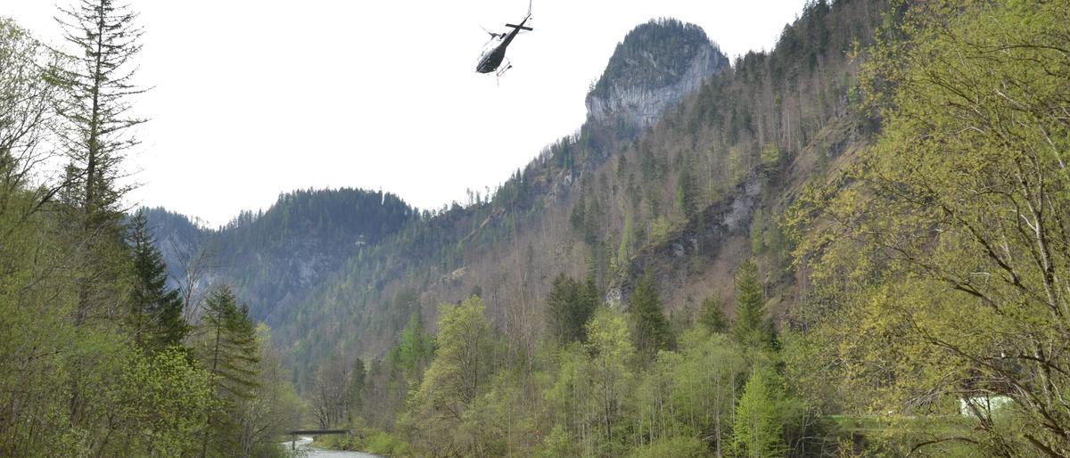 Die Feuerwehren konnten den Großteil des Hydrauliköls binden und abschöpfen