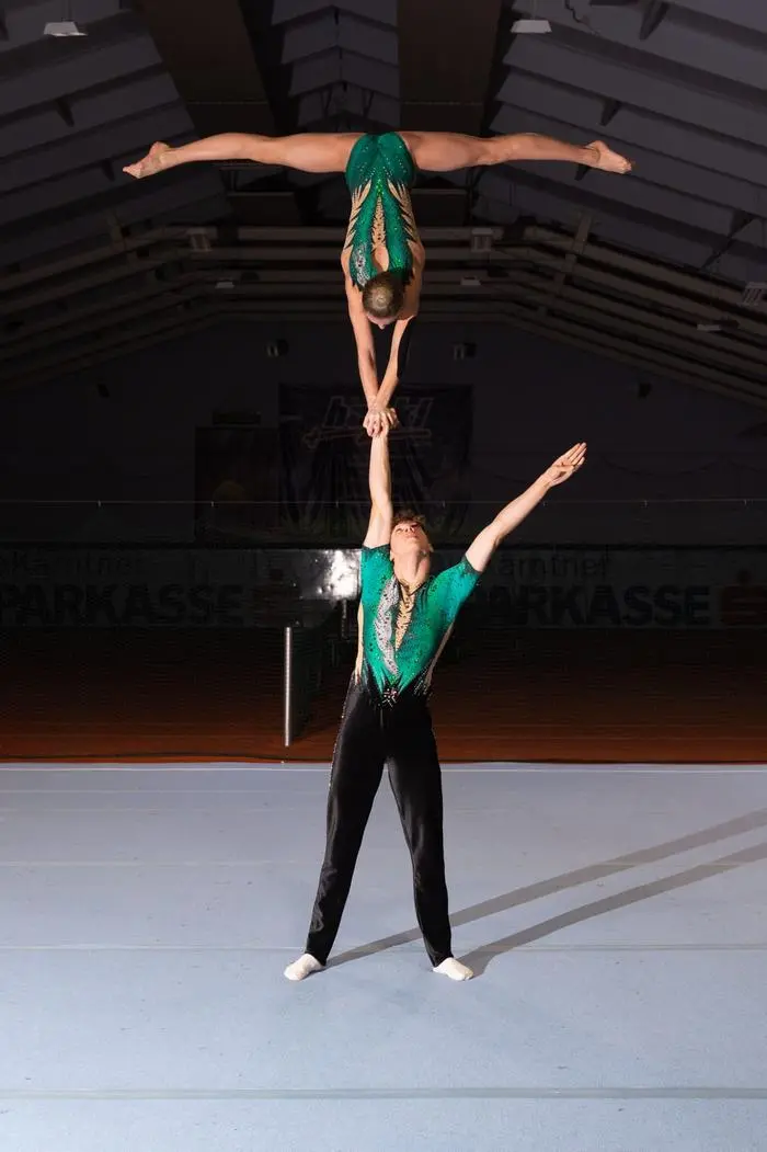 Tobias Arbesleitner (Allgemeiner Turnverein Graz) und Kailani Friedrich (Sportakobatik Spittal) sind ein vielversprechendes Paar bei der Meisterschaft