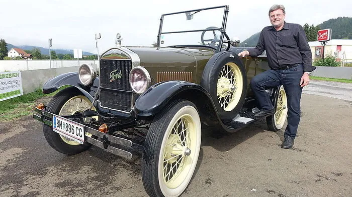 Gerald Haselgraber mit seinem Ford T Touring aus dem Jahr 1927