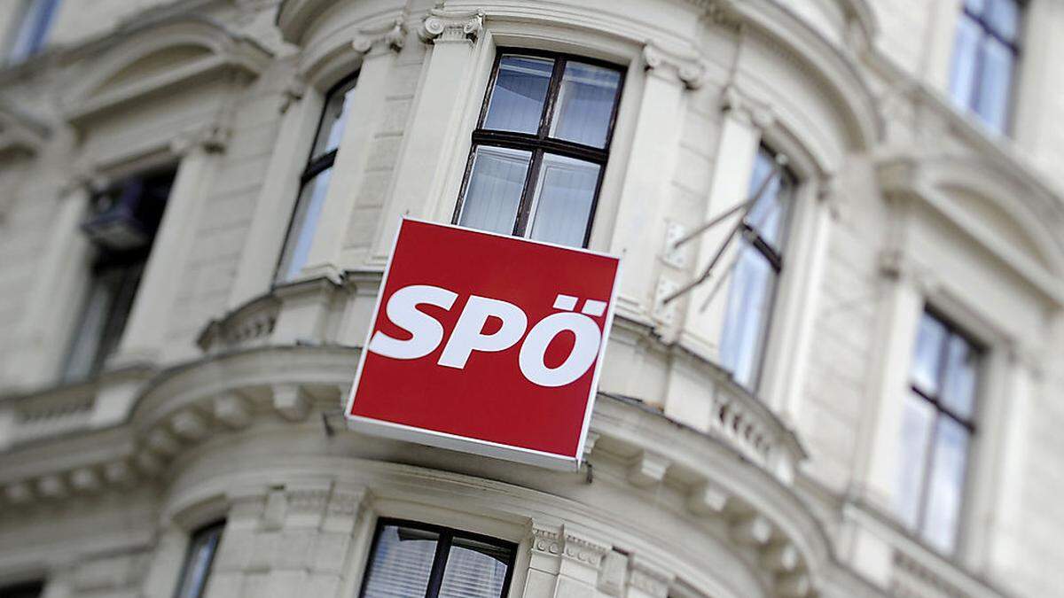 THEMENBILD-PAKET POLITISCHE PARTEIEN: PARTEIZENTRALE SP�