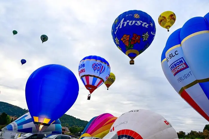 32 Ballonteams aus Österreich, Deutschland, Schweiz und Slowenien sind zum freundschaftlichen Wettkampf in das Apfelland angereist