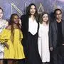  Angelina Jolie mit Kindern Shiloh Jolie-Pitt, Zahara Jolie-Pitt, Vivienne Jolie-Pitt, Maddox Jolie-Pitt und Knox Jolie-Pitt bei der Premiere des Kinofilms Eternals im BFI IMAX. London, 27.10.2021 *** Angelina Jolie with children Shiloh Jolie Pitt, Zahara Jolie Pitt, Vivienne Jolie Pitt, Maddox Jolie Pitt and Knox Jolie Pitt at the premiere of the feature film Eternals at BFI IMAX London, 27 10 2021 Foto:xS.xVasx/xFuturexImage