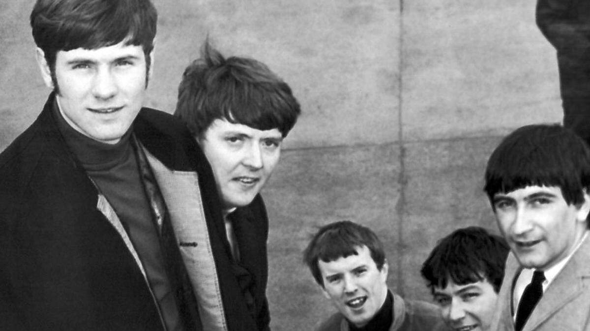 &quot;The Animals&quot; 1965: Hilton Valentine (ganz links) mit Chas Chandler, John Steel, Eric Burdon und Dave Rowberry