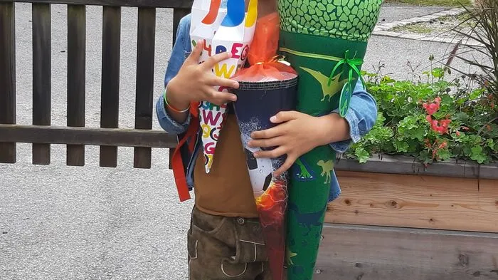 Ben ist voller Vorfreude auf seinen ersten Schultag in der Volksschule Wildalpen. Hier können Sie Ihr Foto hochladen.