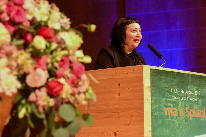Festrednerin Julya Rabinovich betonte, der Mensch sehne sich "immer auch nach dem Unbekannten, dem Aufregenden", dass sich im CS-Programm auch durchaus finde.