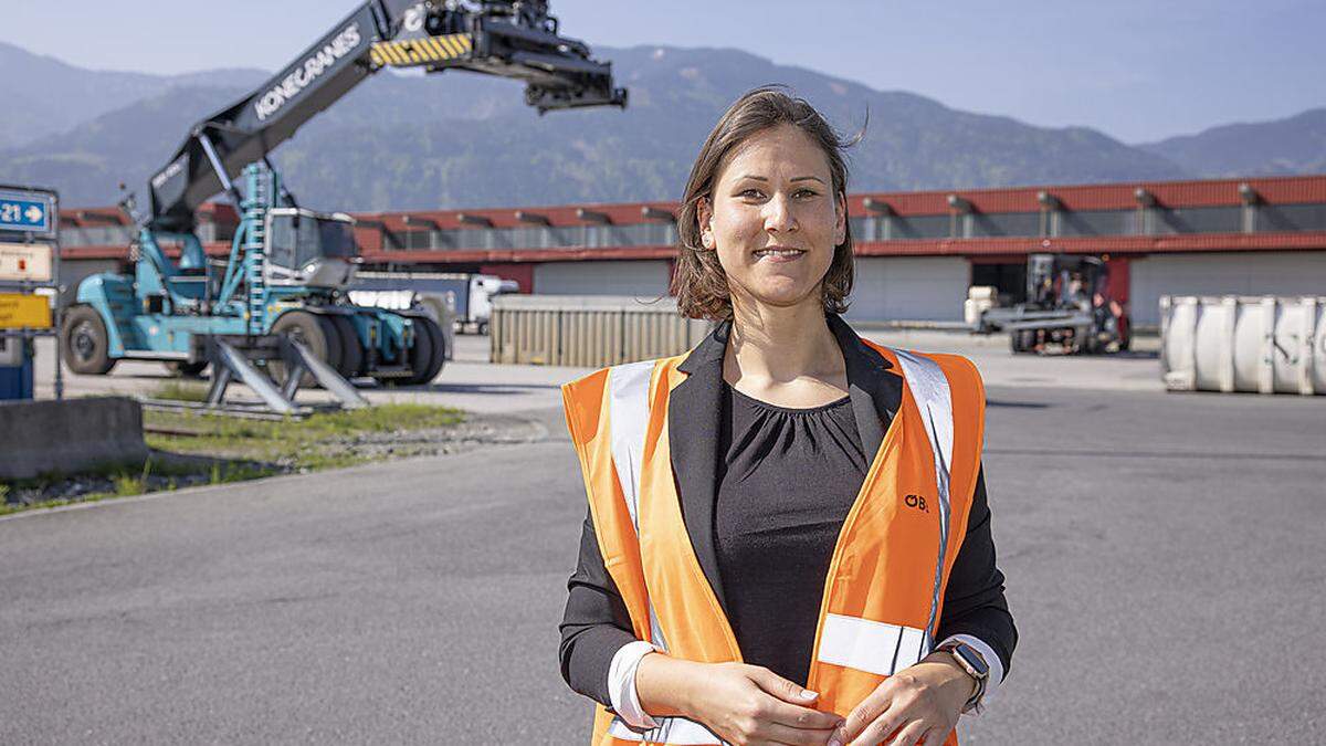 Julia Felden (36) leitet das ÖBB-Terminal Villach Süd. Sie ist die einzige Frau in dieser Funktion in ganz Österreich