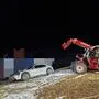 Ein verunfallter Porsche musste geborgen werden