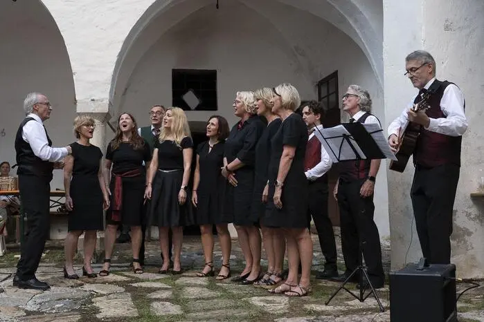 Ein weiteres Highlight war der Auftritt der Propst´n Singers, unter der Leitung von Gerhard Marschnig, die den Abend mit ihrer musikalischen Darbietung bereicherten. 